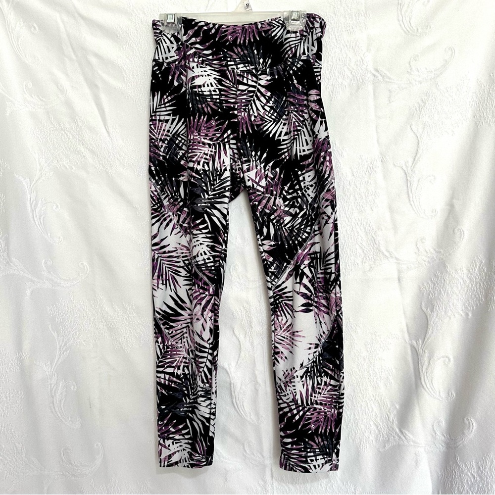 Ellie Black and Purple Leaf Print Leggings B0040